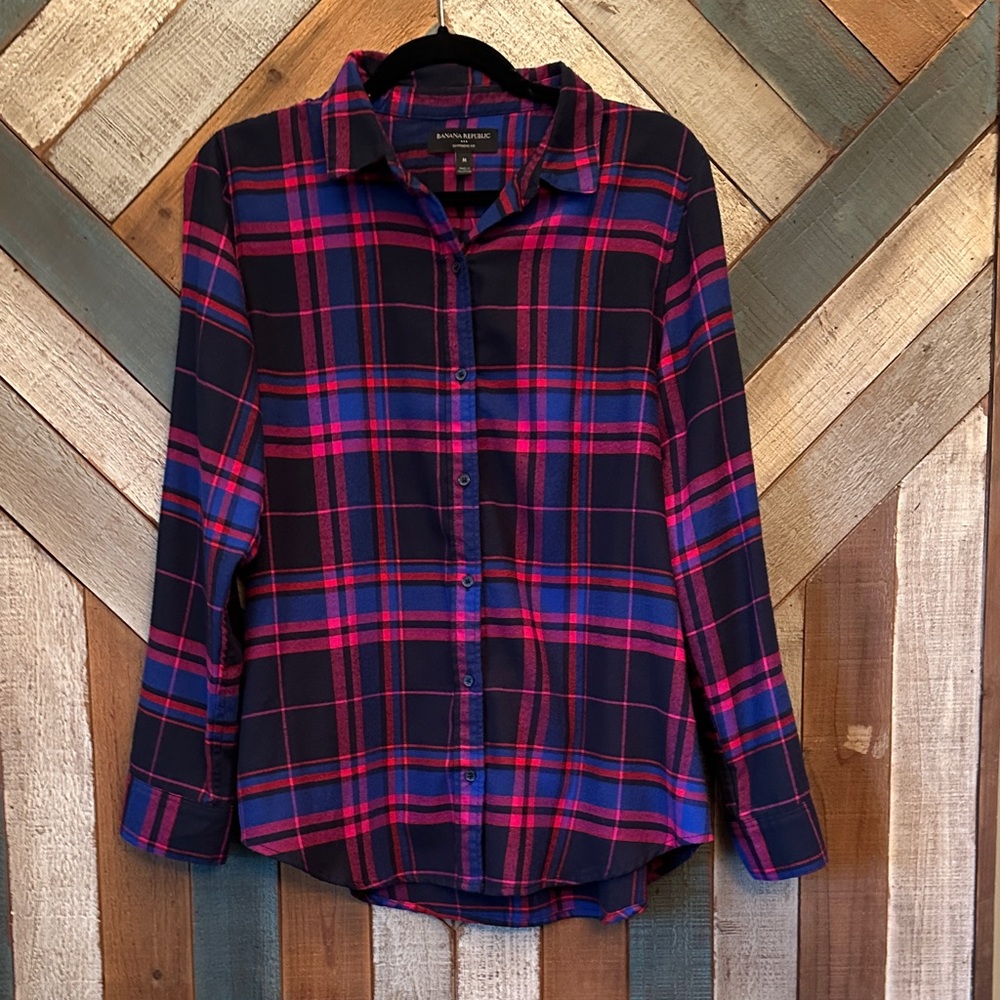 Banana Republic Navy, Blue & Pink Plaid Button-Down Shirt